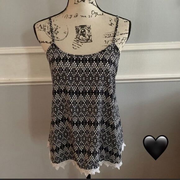 Mossimo size medium spaghetti strap top 100% rayon black and white - Picture 1 of 10